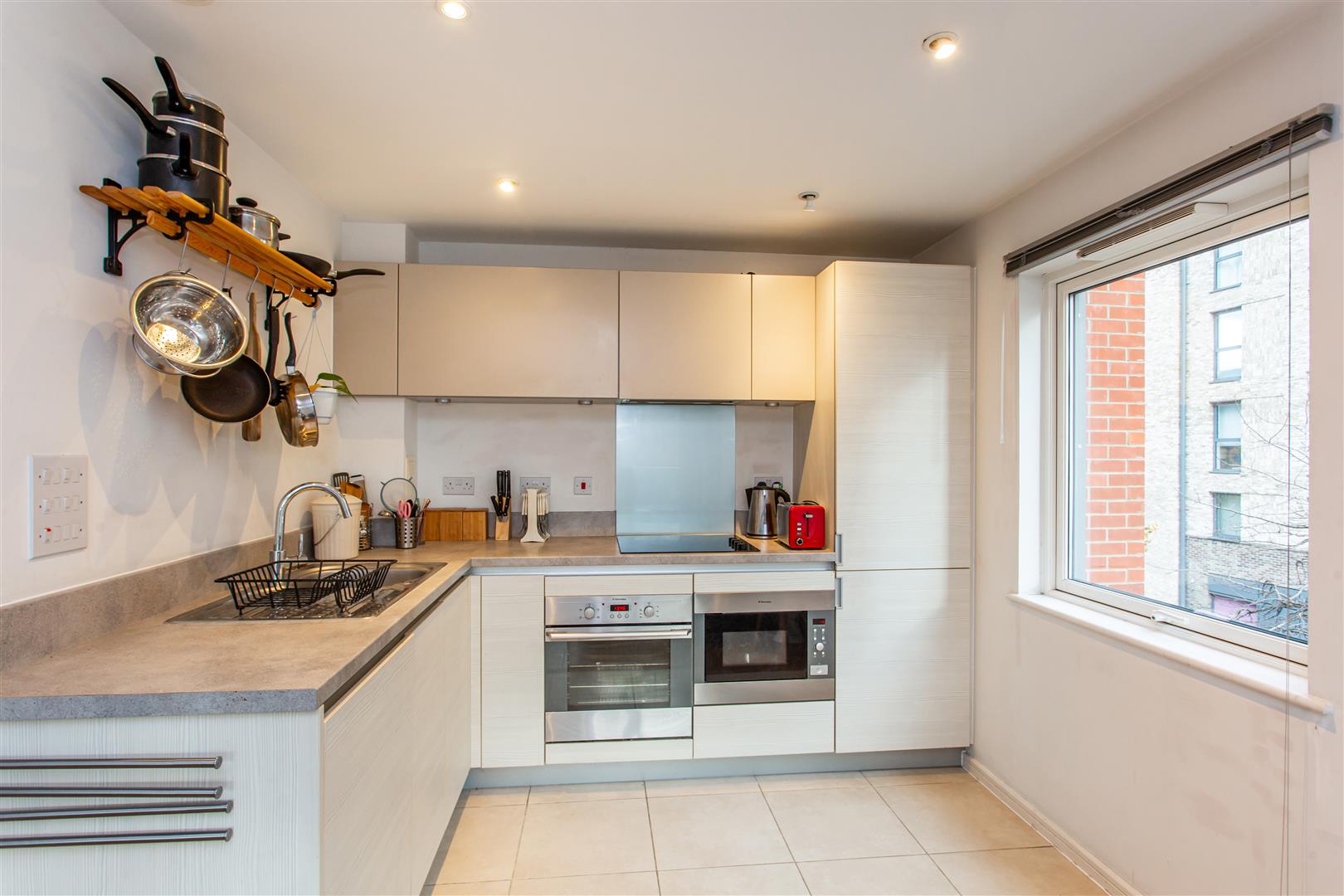 2 bed property in Kirkby Apartments, Mile End
